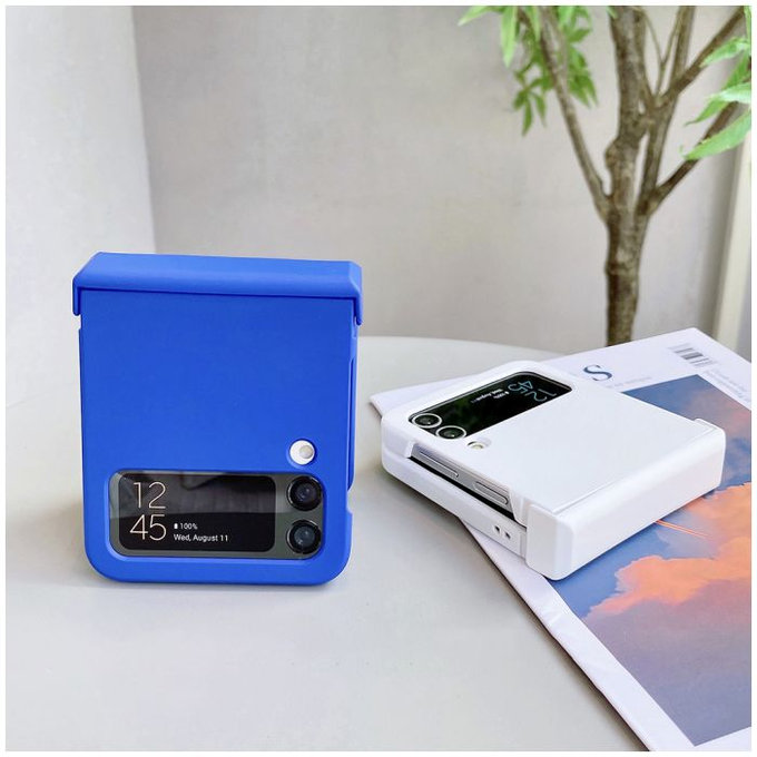 FixPremium - Silikonski ovitek za Samsung Galaxy Z Flip 4, črn