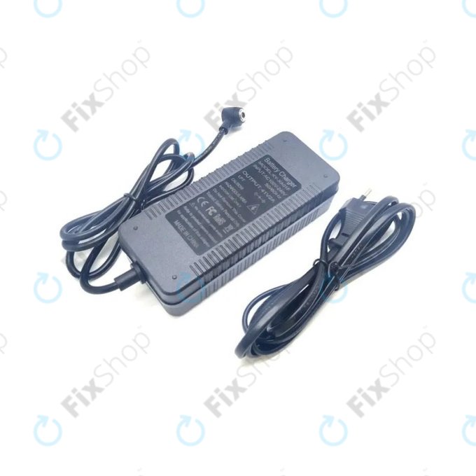 Xiaomi Electric Scooter 4 Pro - Polnilec 42V / 2A