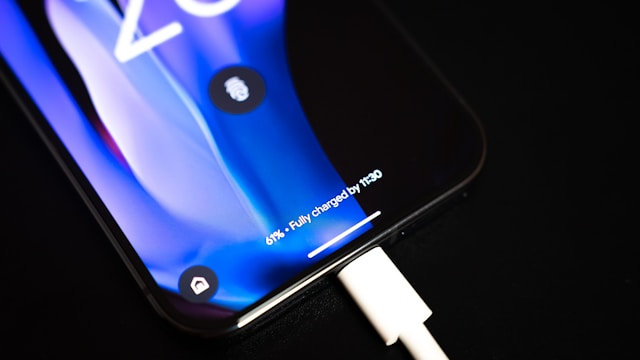 Omejitev polnjenja: zakaj jo iPhone uporablja in kako vam pomaga