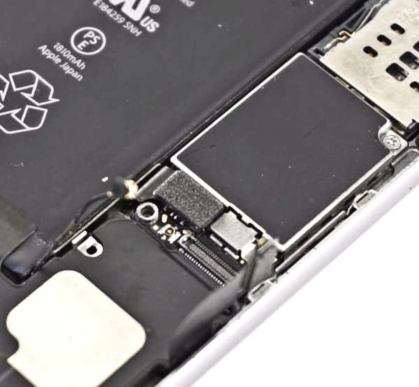 Odklop konektorja baterije