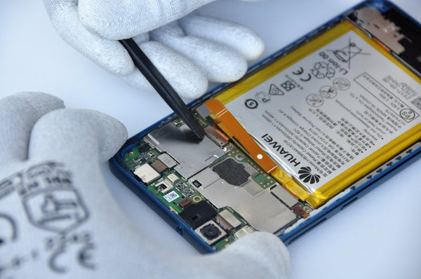 Odklop flex kablov z matične plošče 2