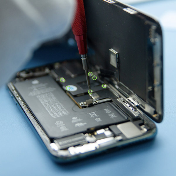 Odstranjevanje pokrova sistemske plošče