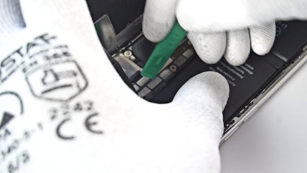 Odklop priključka zaslona na dotik