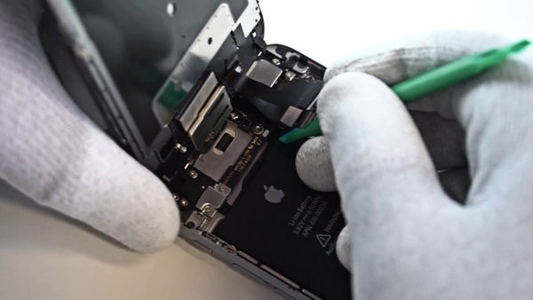 Odklop priključka zaslona na dotik