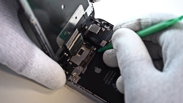 Odklop priključka zaslona na dotik