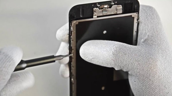 Razstavljanje LCD pokrova